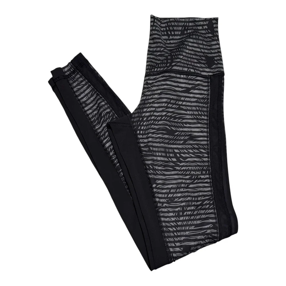 Lululemon Striped‎ Gray Black Zebra Legging Athletic Yoga Pants Women's 26 Waist
